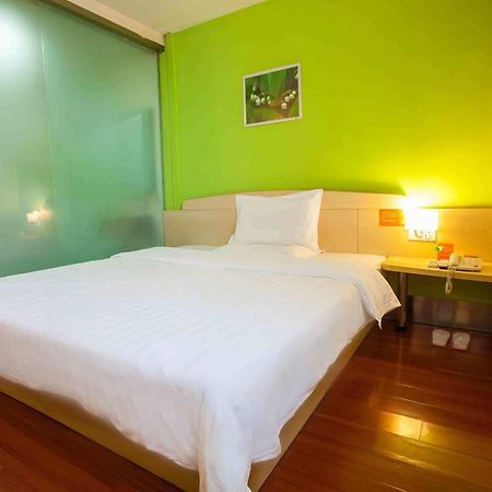 7Days Inn Nanchang North Railway Station Square 部屋 写真